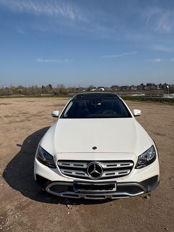Gebraucht Mercedes E220 All-Terrain 194 PS (142 kW) 2017 Weiß Kombi
