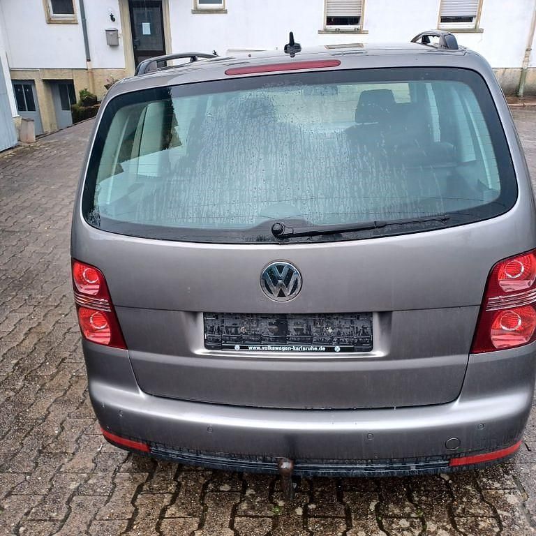 Gebraucht VW Touran 140 PS (102 kW) 2007 Gold Van / Kleinbus