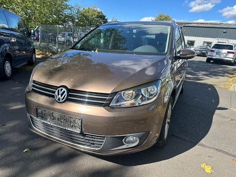 Braun Gebraucht 2014 VW Touran Highline Van / Kleinbus | 9.999 € (Fairer Preis) - Bild 1/4