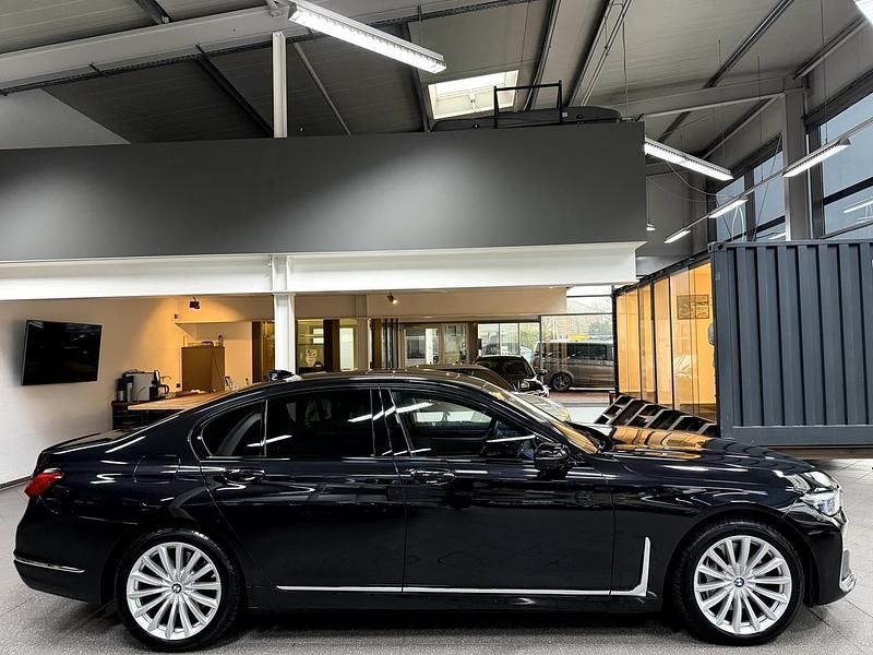 Gebraucht BMW 740 Executive 340 PS (250 kW) 2022 Metallic Limousine