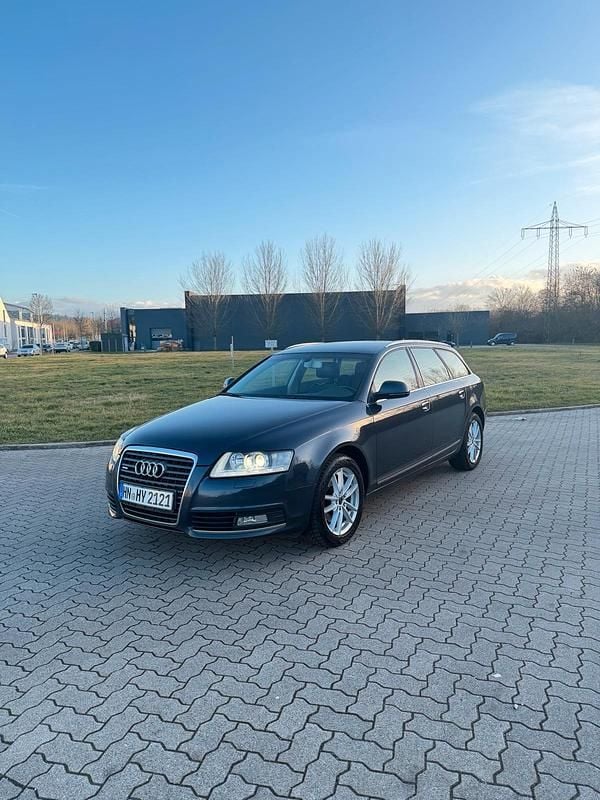 Blau Gebraucht 2011 Audi A6 Kombi | 6.500 € (Superpreis) - Bild 1/4