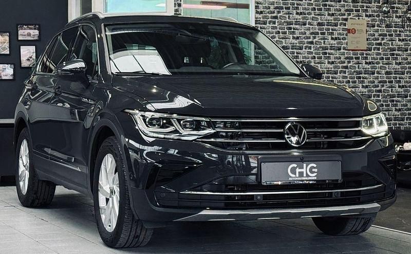 Grau Gebraucht 2022 VW Tiguan Elegance SUV | 29.990 € (Guter Preis) - Bild 1/4