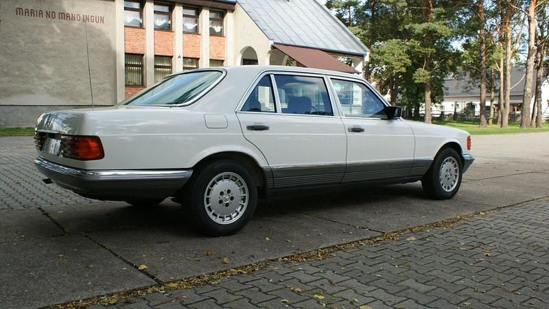 Gebraucht Mercedes 380 204 PS (150 kW) 1983 Limousine