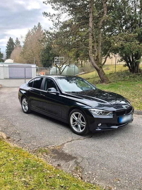Gebraucht BMW 320 184 PS (135 kW) 2013 Schwarz Limousine