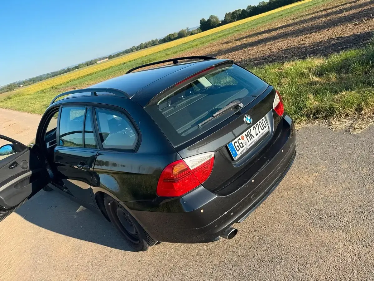 Używany BMW 320 170 KM (125 kW) 2006 Czarny Kombi