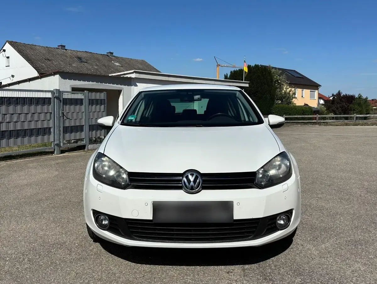 Gebraucht VW Golf VI Team 105 PS (77 kW) 2010 Schwarz Kleinwagen