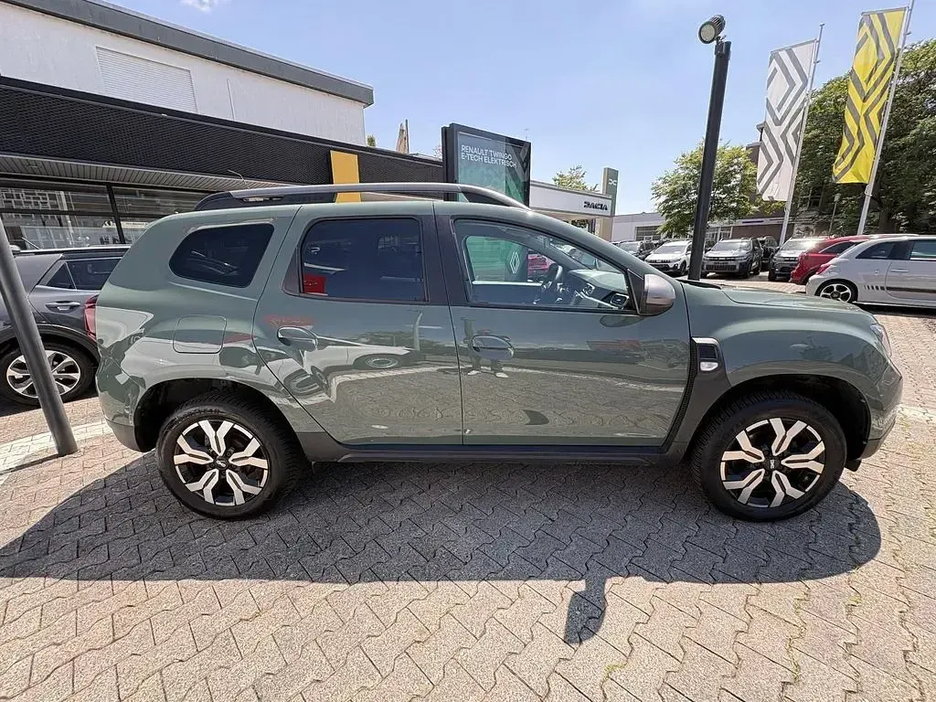 Gebraucht Dacia Duster Journey 114 PS (83 kW) 2023 Grün SUV