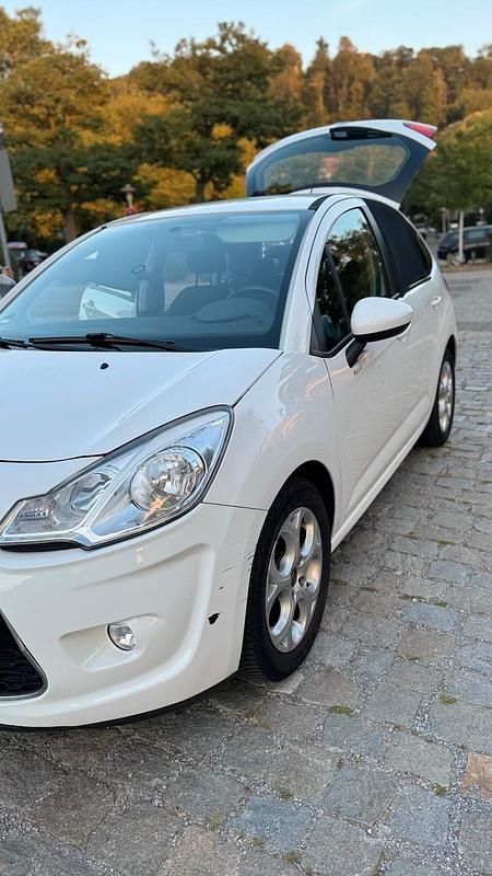 Weiß Gebraucht 2012 Citroën C3 Kleinwagen | 3.500 € (Fairer Preis) - Bild 1/4