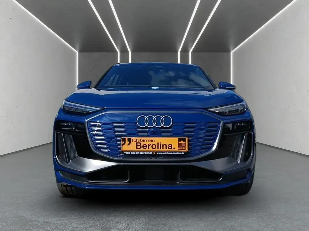 Neu Audi Q6 e-tron Business 225 kW (306 PS) 2026 Blau SUV