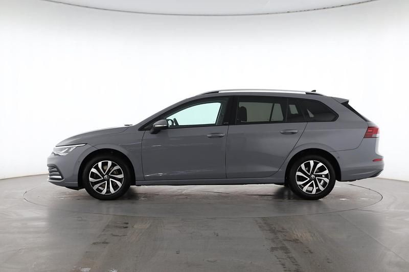 Gebraucht VW Golf VIII Active 150 PS (110 kW) 2023 Mondsteingrau Kombi