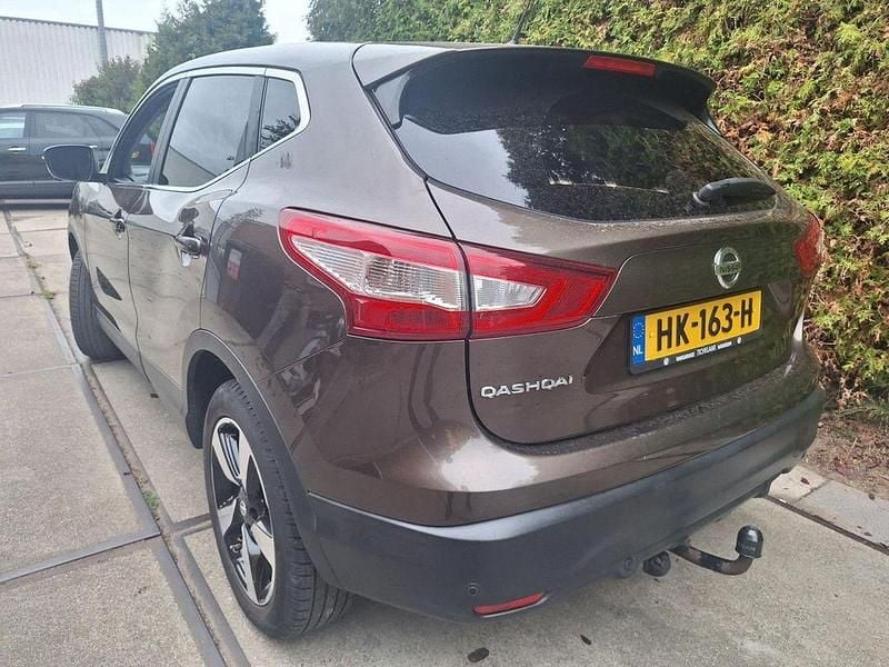 Gebraucht Nissan Qashqai 116 PS (85 kW) 2015 Braun SUV