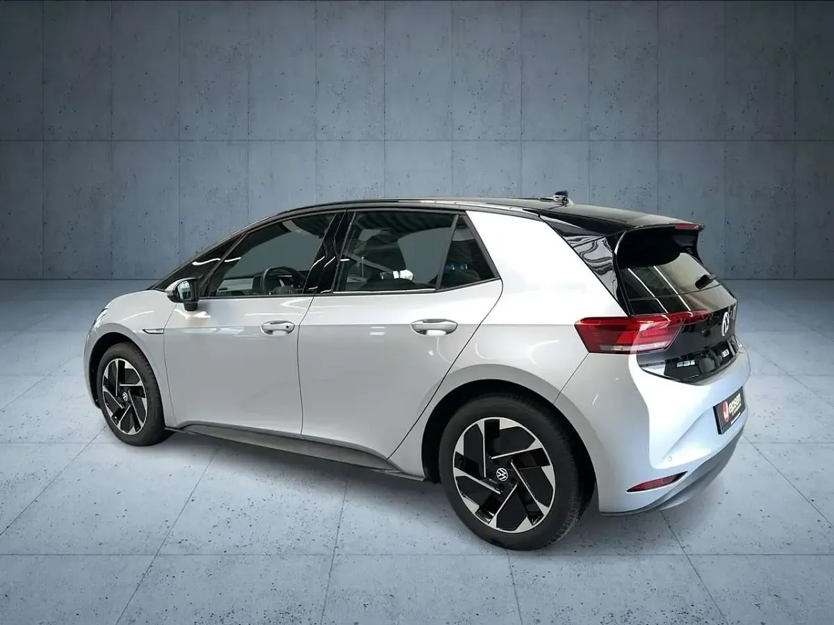 Gebraucht VW ID.3 Pro 106 kW (145 PS) 2022 Scale silver metallic schwarz Kleinwagen