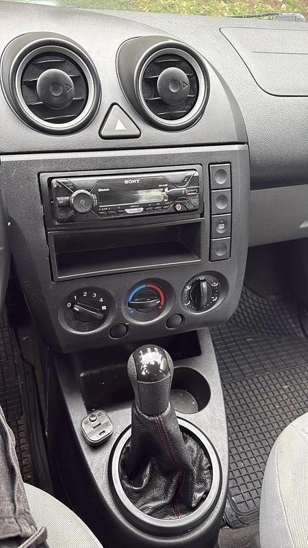 Usata Ford Fiesta 60 CV (44 kW) 2003 Blu Utilitaria