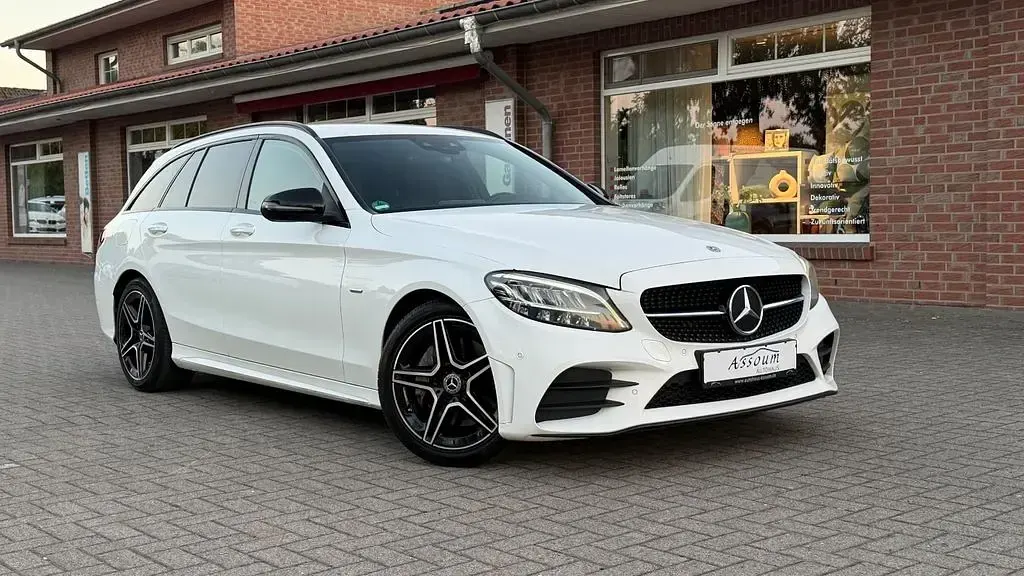 Gebraucht Mercedes C300 AMG 245 PS (180 kW) 2020 Weiß Limousine