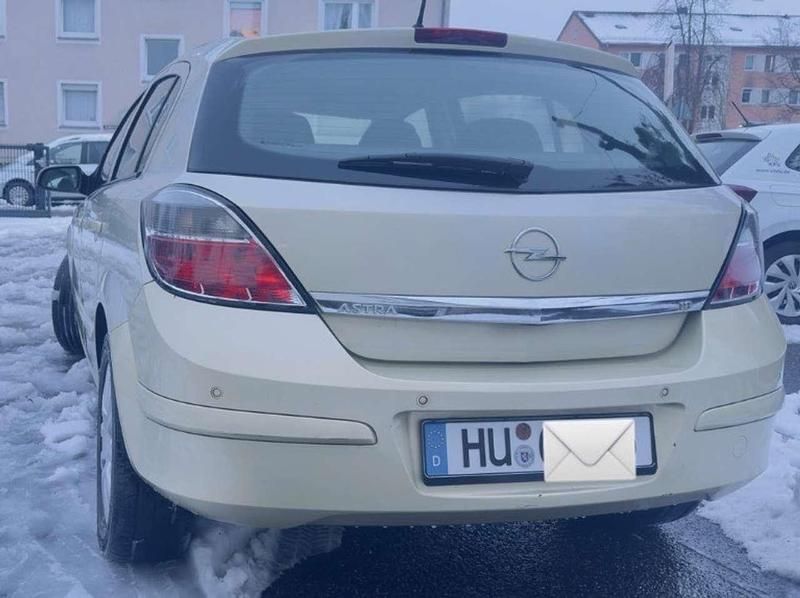 Gebraucht Opel Astra Elegance 125 PS (91 kW) 2004 Gold Limousine