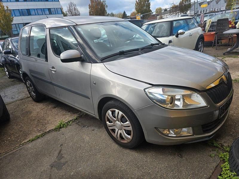 Grau Gebraucht 2012 Skoda Roomster Plus Edition Van / Kleinbus | 2.600 € (Superpreis) - Bild 1/4