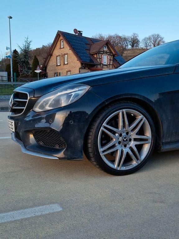 Gebraucht Mercedes E350 AMG line 252 PS (185 kW) 2014 Schwarz Limousine