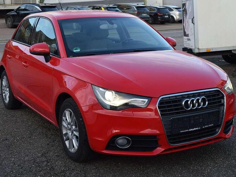 Gebraucht Audi A1 Attraction 122 PS (89 kW) 2012 Rot Kleinwagen