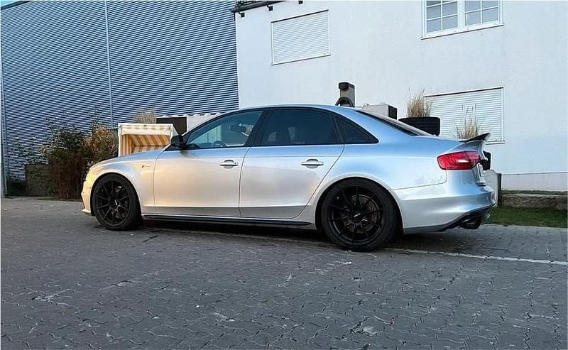 Silber Gebraucht 2013 Audi S4 Competition Limousine | 22.999 € - Bild 1/4