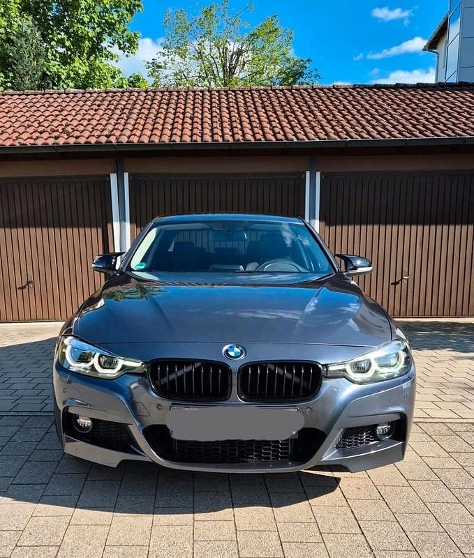 Grau Gebraucht 2018 BMW 320 Sport Line Limousine | 13.400 € (Guter Preis) - Bild 1/4