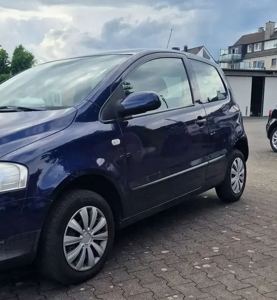 Gebraucht VW Fox Basis 54 PS (39 kW) 2007 Indigoblau perleffekt Kleinwagen