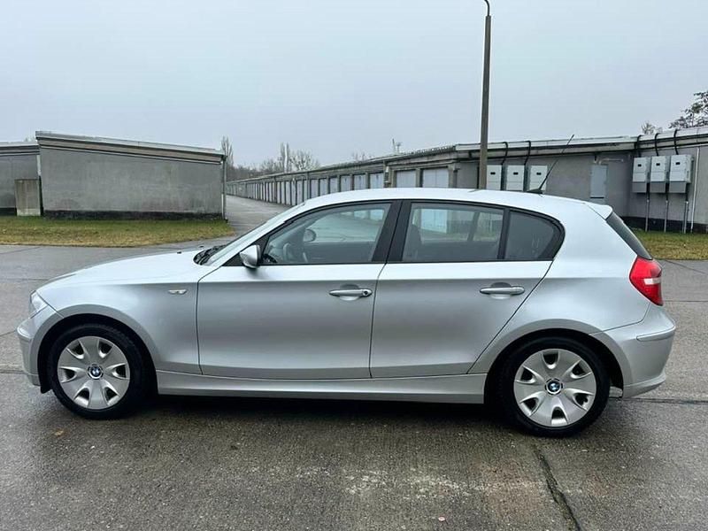Gebraucht BMW 120 143 PS (105 kW) 2009 Silber Kleinwagen