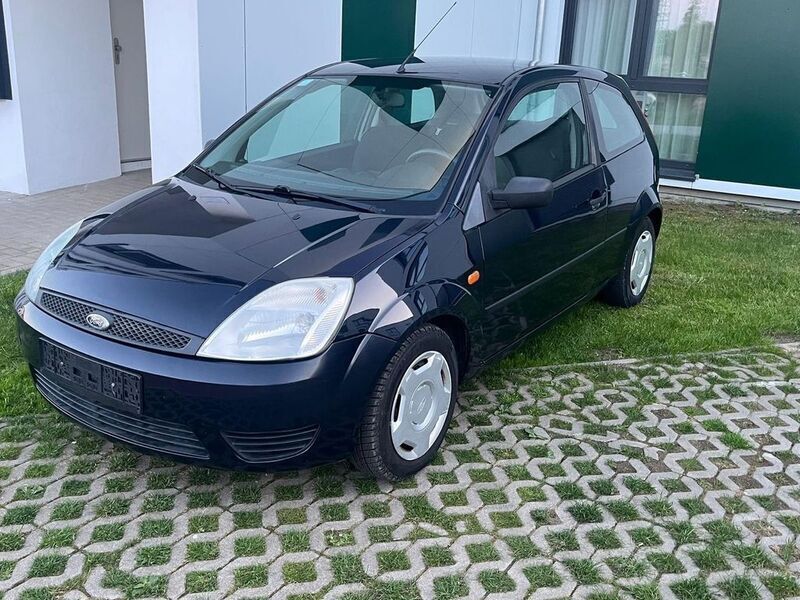 Blau Gebraucht 2005 Ford Fiesta Kleinwagen | 1.900 € (Etwas zu teuer) - Bild 1/4