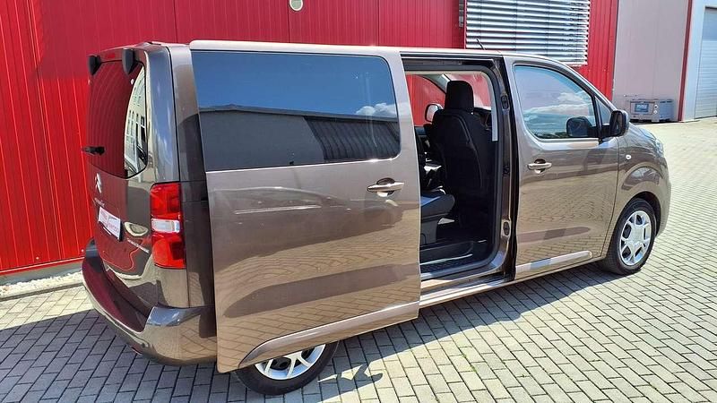 Gebraucht Citroën Spacetourer Feel 150 PS (110 kW) 2019 Richoakbraun Van / Kleinbus