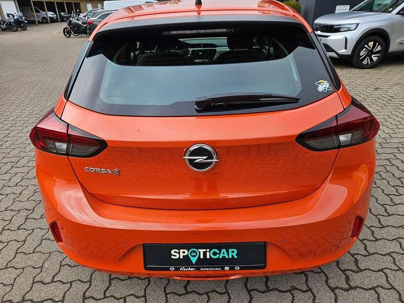 Gebraucht Opel Corsa-e Edition 100 kW (136 PS) 2022 Power orange/dynamik orange Kleinwagen
