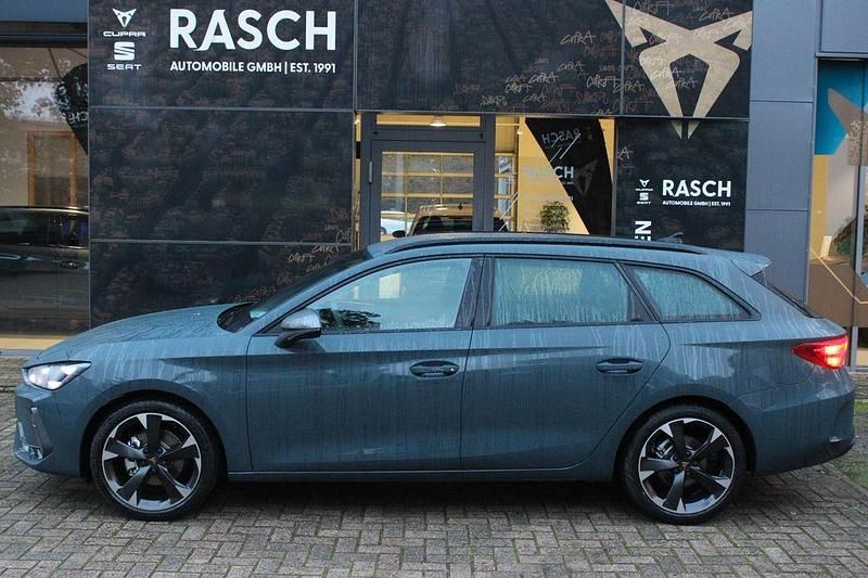 Neu Cupra Leon 150 PS (110 kW) 2025 Blau Limousine