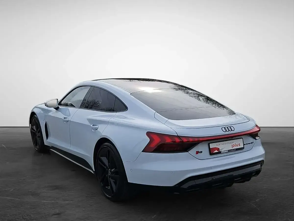 Gebraucht Audi RS e-tron GT Sport 439 kW (598 PS) 2024 Grau Limousine