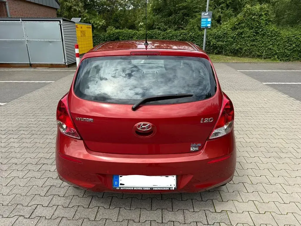 Gebraucht Hyundai i20 Style 101 PS (74 kW) 2013 Rot Kleinwagen