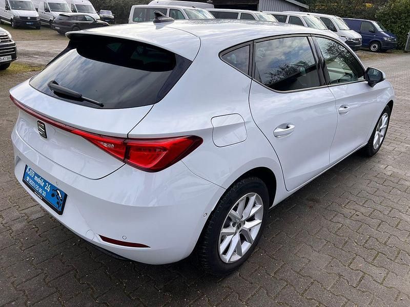 Gebraucht Seat Leon Style 131 PS (96 kW) 2021 Weiß Limousine