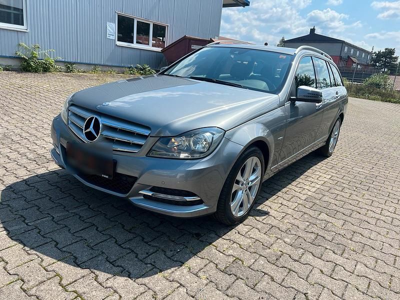 Grau Gebraucht 2012 Mercedes C250 Kombi | 11.000 € (Fairer Preis) - Bild 1/4