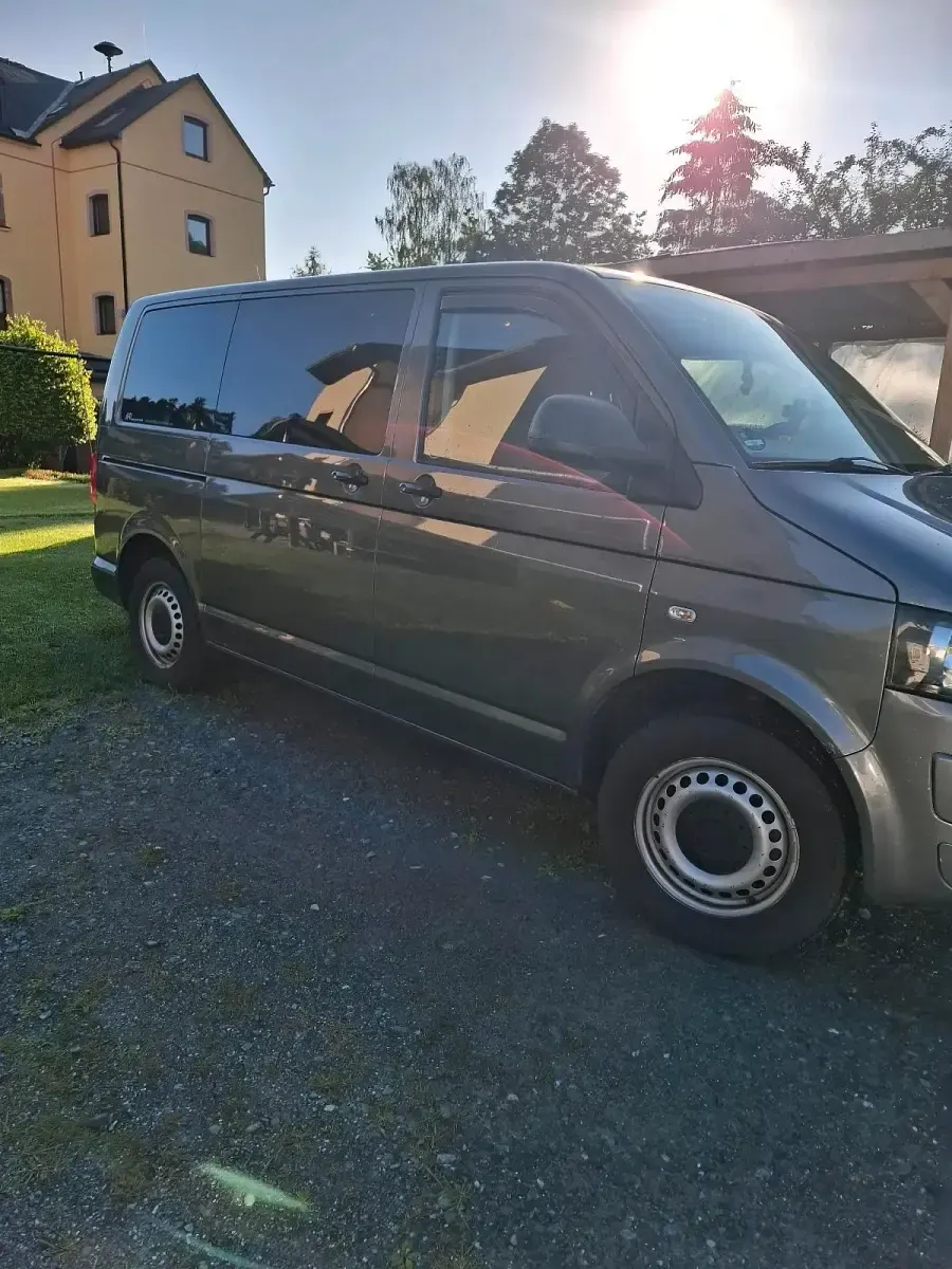 Gebraucht VW Caravelle 102 PS (75 kW) 2012 Grau Van