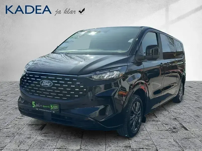 Gebraucht Ford Tourneo Custom Titanium 136 PS (100 kW) 2025 Schwarz Van