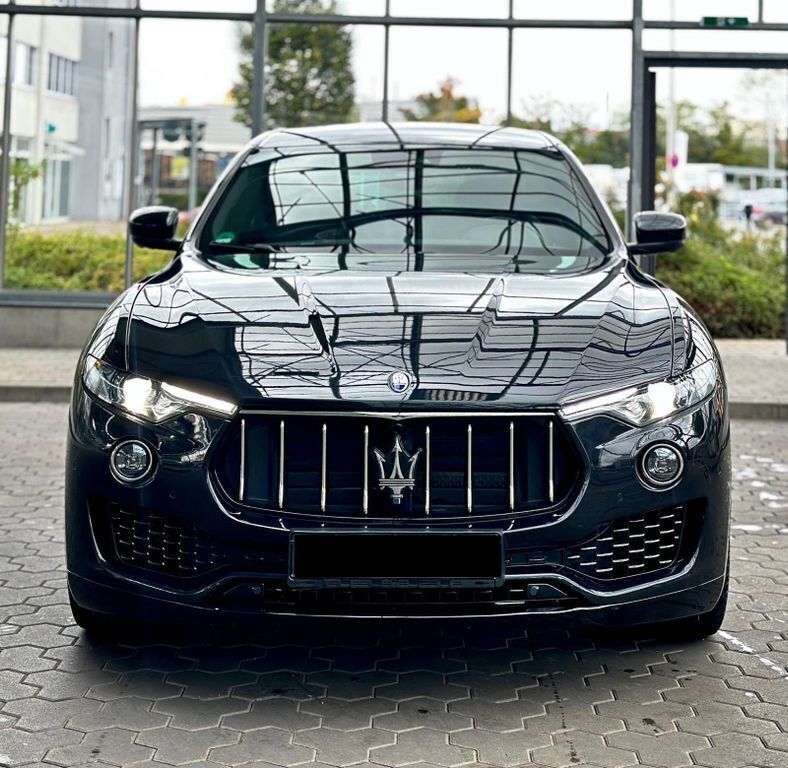 Schwarz Gebraucht 2017 Maserati Levante SUV | 32.700 € (Superpreis) - Bild 1/4