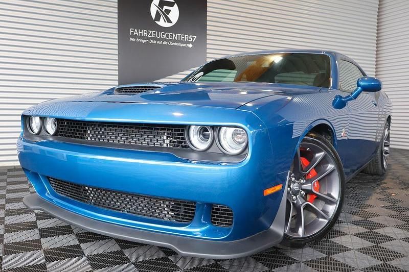 Gebraucht Dodge Challenger 491 PS (361 kW) 2022 Frostbite blue Coupé