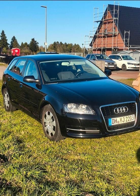 Gebraucht Audi A3 Attraction 105 PS (77 kW) 2011 Schwarz Kleinwagen