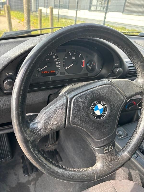 Gebraucht BMW 316 Compact 105 PS (77 kW) 1999 Schwarz Kleinwagen