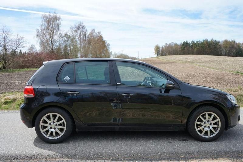 Gebraucht VW Golf VI Style 105 PS (77 kW) 2011 Schwarz Kleinwagen