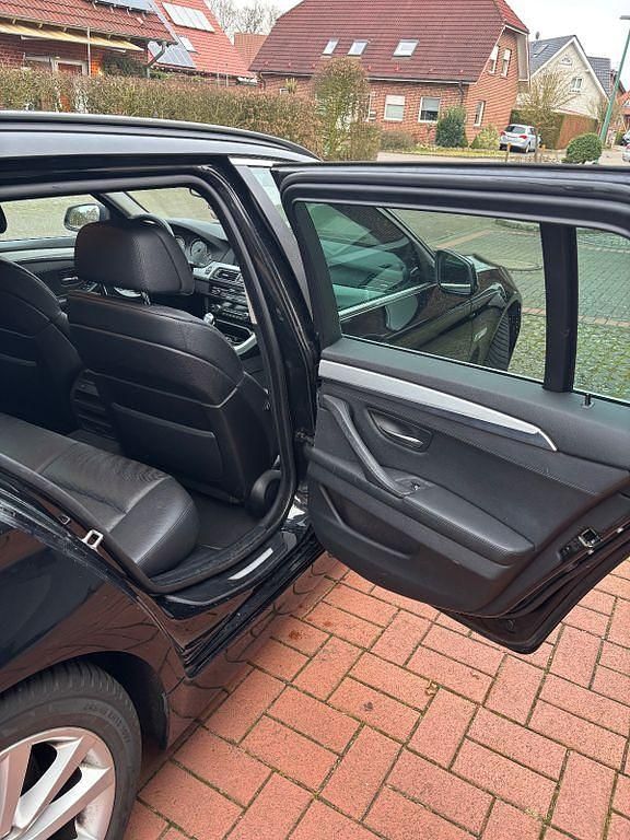 Gebraucht BMW 530 258 PS (189 kW) 2011 Schwarz Kombi