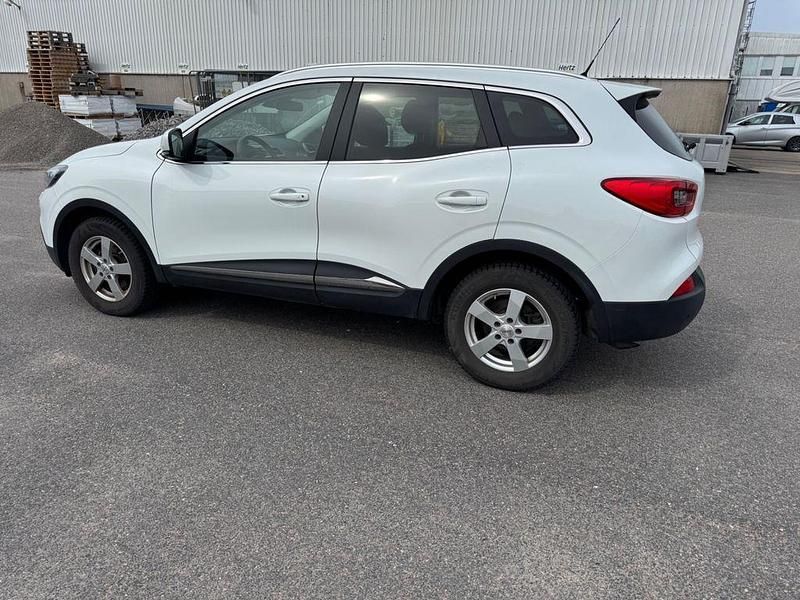 Grau Gebraucht 2016 Renault Kadjar LIMITED SUV | 6.995 € (Superpreis) - Bild 1/4