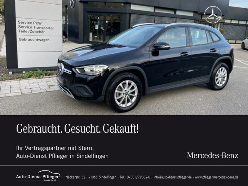 Nachtschwarz Gebraucht 2020 Mercedes GLA180 Progressive SUV | 33.590 € - Bild 1/4