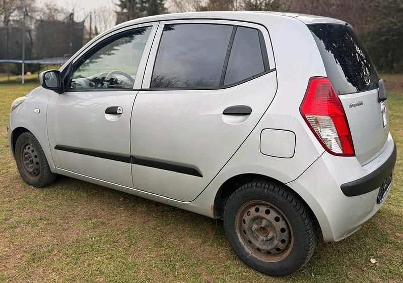 Gebraucht Hyundai i10 67 PS (49 kW) 2010 Grau Kleinwagen
