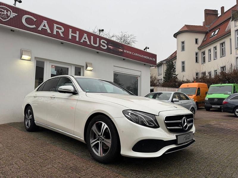 Gebraucht Mercedes E200 Avantgarde 150 PS (110 kW) 2019 Weiß Limousine