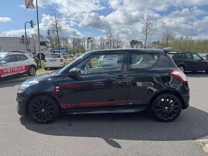 Second-hand Suzuki Swift 94 CP (69 kW) 2013 Negru Hatchback