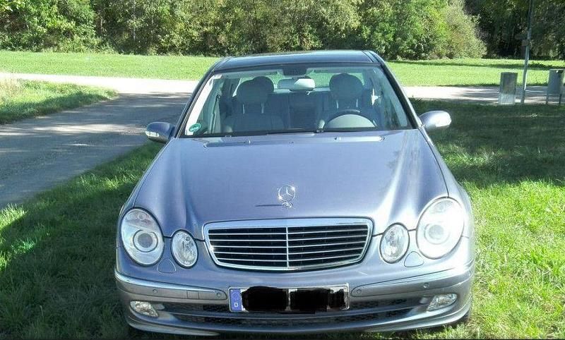 Gebraucht Mercedes E500 Avantgarde 306 PS (225 kW) 2003 Blau Limousine