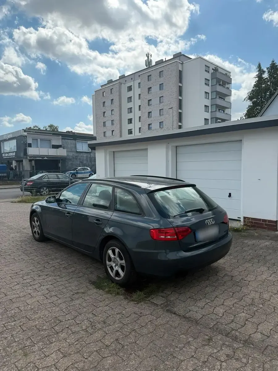 Gebraucht Audi A4 120 PS (88 kW) 2011 Blau Kombi