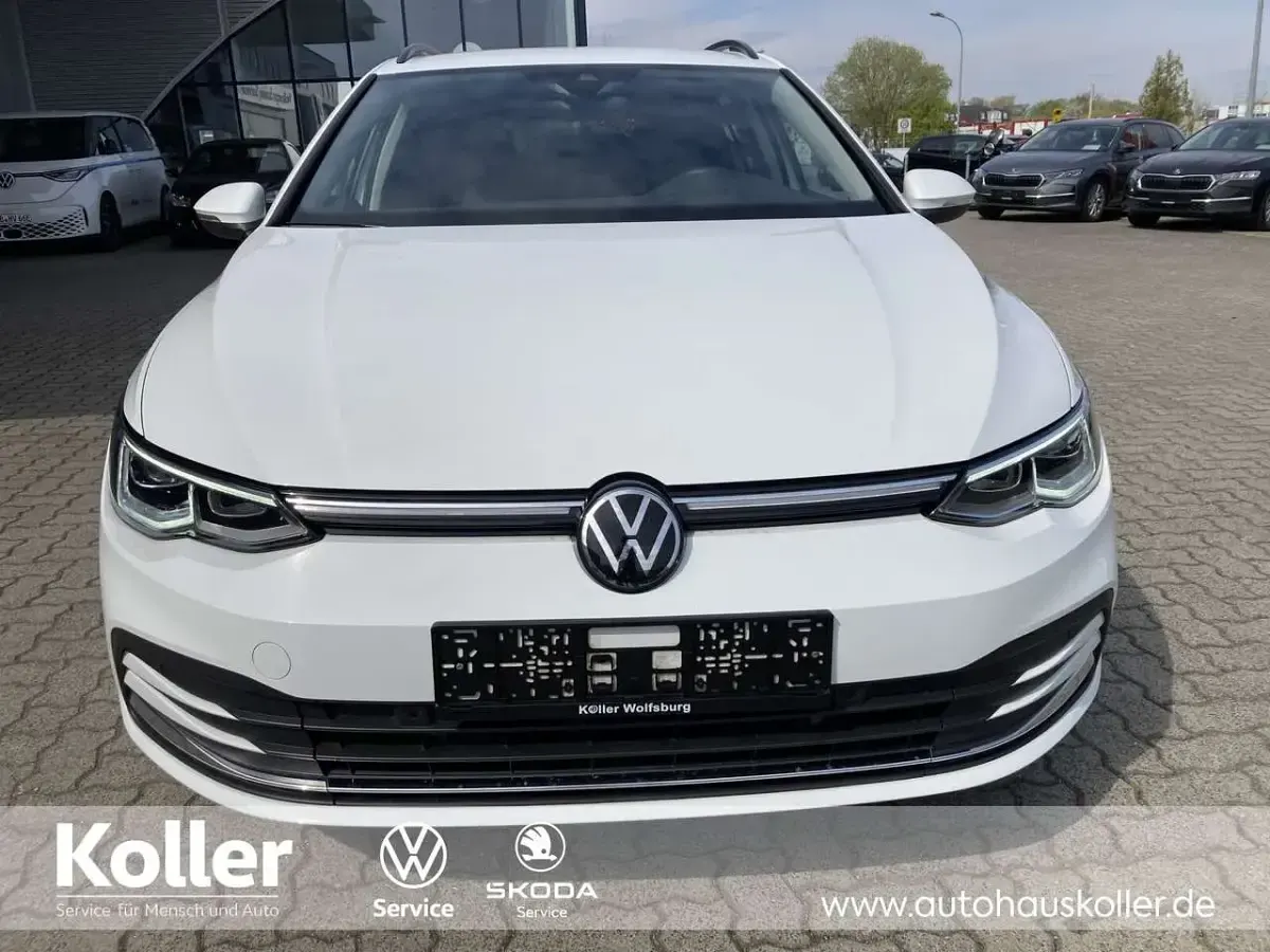 Gebraucht VW Golf VIII Style 150 PS (110 kW) 2023 Weiß Kombi